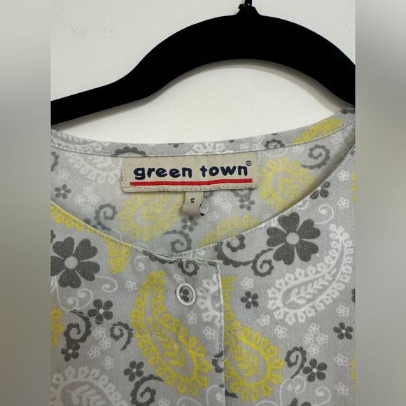 Green town small women’s scrub jacket with pockets - Picture 2 of 8